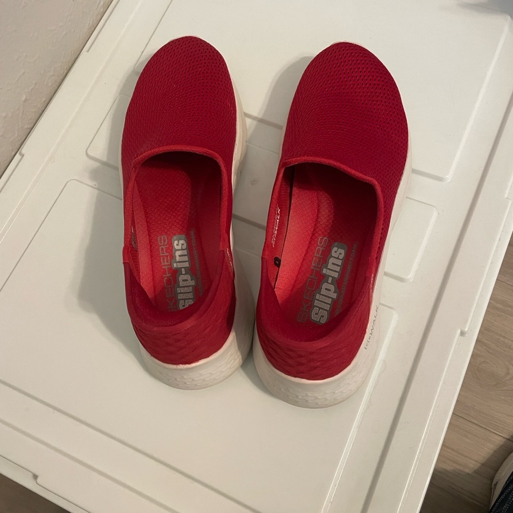 Skechers Slip In Red GoWalk sneakers. Size 9 women’s - Picture 1 of 4